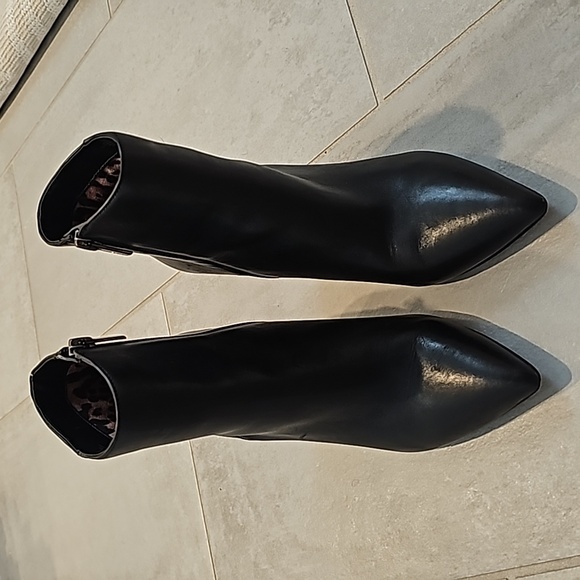 Vince Camuto booties - Picture 2 of 7